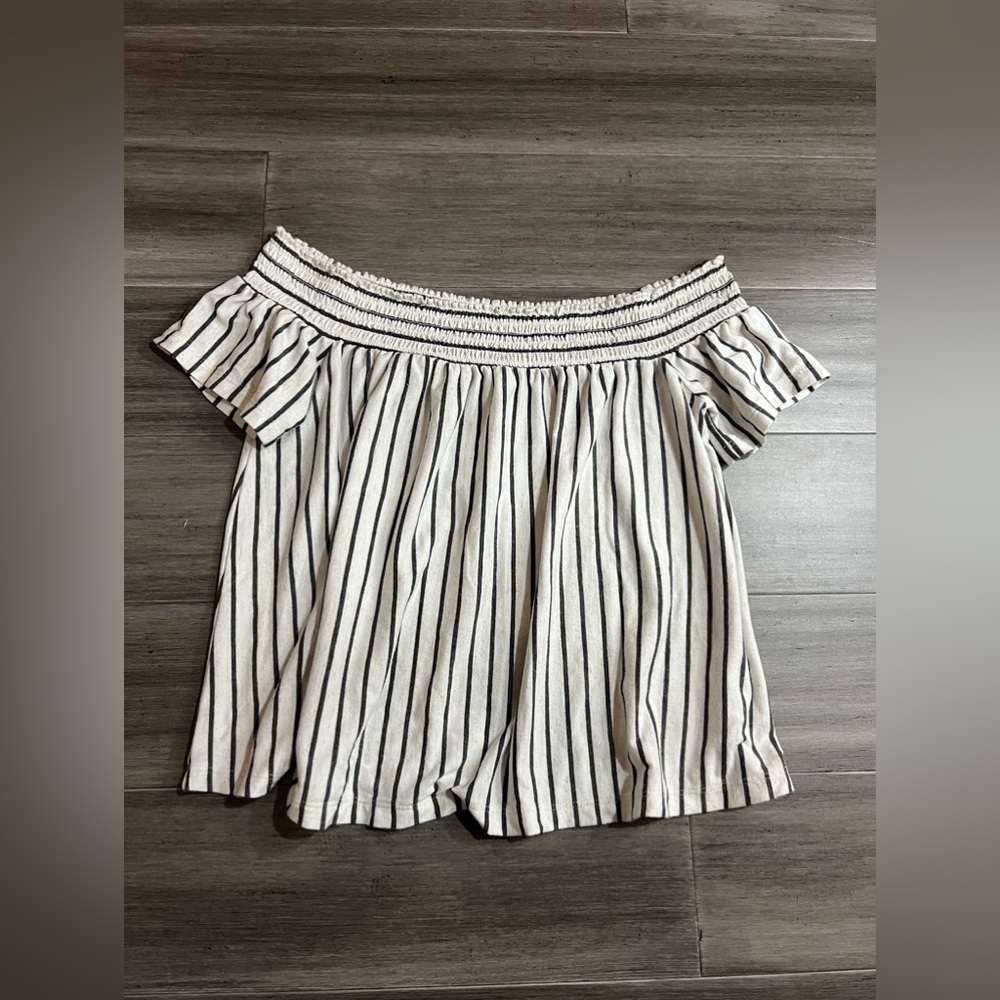 American Eagle Off‎ the Shoulder Top